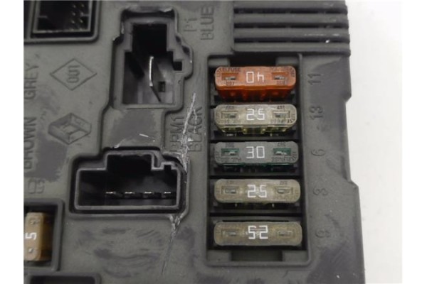 Recambio de caja fusibles/rele para renault megane ii sedán (lm0/1_) 1.5 dci referencia OEM IAM 8200306033A S118399300J 