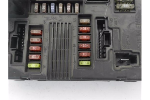 Recambio de caja fusibles/rele para renault megane ii sedán (lm0/1_) 1.5 dci referencia OEM IAM 8200306033A S118399300J 