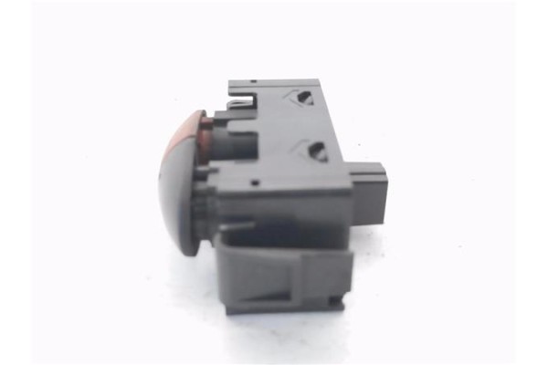 Recambio de interruptor luces emergencia para renault master iii combi 2.3 l1h1 3,0t referencia OEM IAM E3160101  