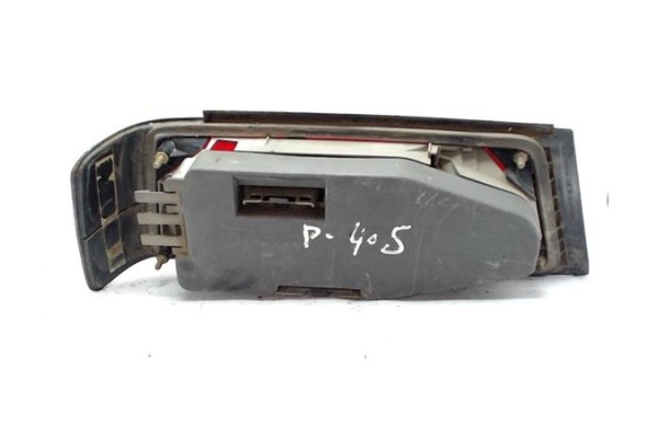 Recambio de piloto trasero derecho para peugeot 405 berlina referencia OEM IAM 635192  