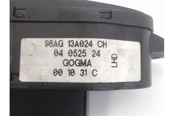Recambio de mando de luces para ford focus berlina (cb4) referencia OEM IAM 04052524  
