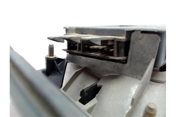 Recambio de piloto trasero derecho para peugeot 405 berlina referencia OEM IAM 635192  