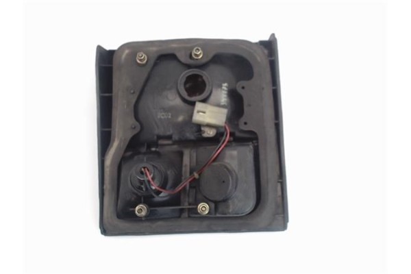 Recambio de piloto porton trasero izquierdo para ssangyong musso referencia OEM IAM 8360105851X  