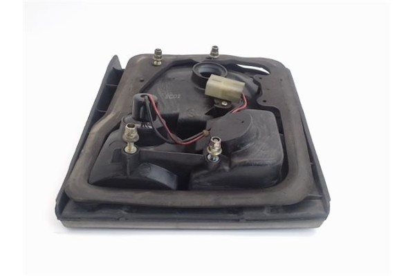 Recambio de piloto porton trasero izquierdo para ssangyong musso referencia OEM IAM 8360105851X  