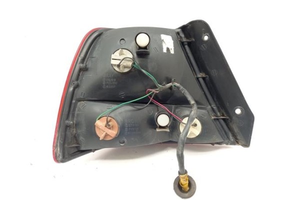 Recambio de piloto trasero derecho para hyundai accent (lc) 1.3 referencia OEM IAM 9240225220 2202575 9242025020 , HYUNDAI | 924