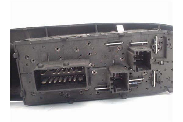Recambio de mando elevalunas para peugeot 406 berlina (s1/s2) referencia OEM IAM   