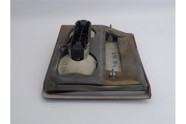 Recambio de piloto porton trasero izquierdo para ssangyong musso referencia OEM IAM 8360105202X  