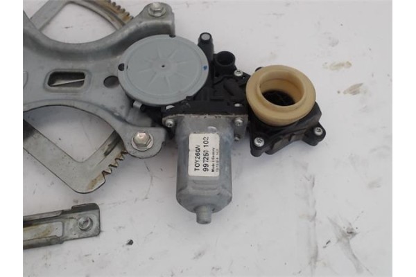 Recambio de mecanismo elevalunas trasero derecho para toyota corolla verso (r1) referencia OEM IAM   