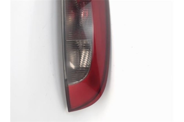 Recambio de piloto trasero derecho para opel corsa c 1.3 cdti referencia OEM IAM 09114337  