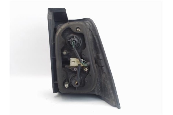 Recambio de piloto trasero izquierdo para ssangyong musso referencia OEM IAM 8360205751  
