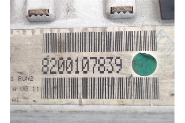 Recambio de reloj horario para renault megane ii berlina 3p referencia OEM IAM 8200107839  