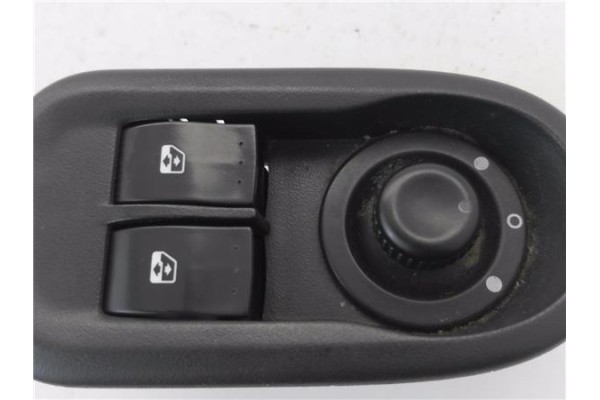 Recambio de mando elevalunas delantero izquierdo para renault master iii combi 2.3 l1h1 3,0t referencia OEM IAM 8200637849  