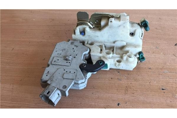 Recambio de cierre electromagnetico delantero derecho para nissan primera berlina (p11)(1996) 1.6 gx [1,6 ltr. - 66 kw 16v cat] 