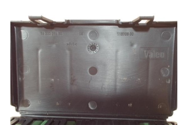 Recambio de caja fusibles/rele para citroen c3 1.4 hdi referencia OEM IAM 9632229480 11570800 