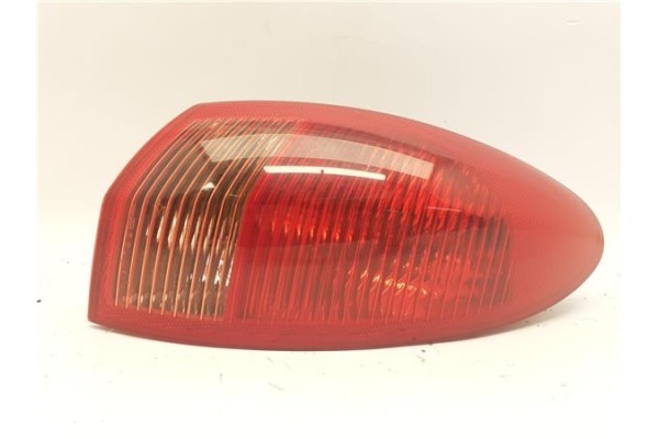 Recambio de piloto trasero derecho para alfa romeo 147 (190) 1.9 jtd distinctive referencia OEM IAM 46556347  