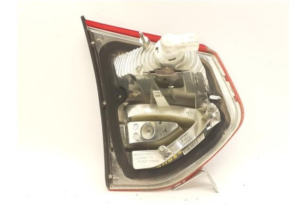 Recambio de piloto interior derecho para citroen c4 picasso 1.6 hdi referencia OEM IAM 9653547677  