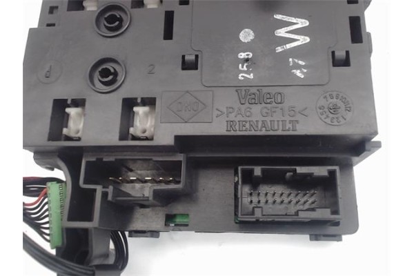 Recambio de mando limpiaparabrisas para renault scenic ii (jm) referencia OEM IAM 7701069597  