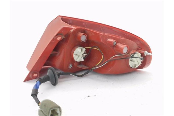 Recambio de piloto trasero izquierdo para chevrolet lacetti 1.6 cdx referencia OEM IAM 96387724  