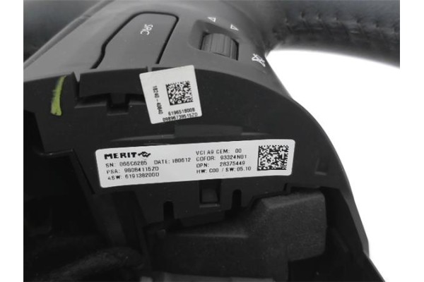 Recambio de volante para peugeot 2008 1.2 access referencia OEM IAM 98084116ZD  