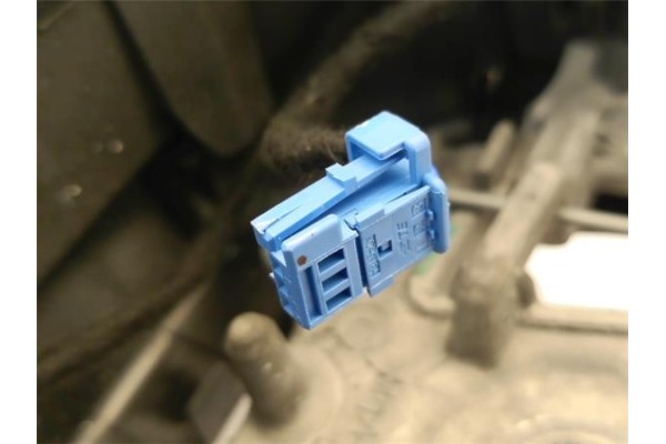 Recambio de volante para peugeot 2008 1.2 access referencia OEM IAM 98084116ZD  