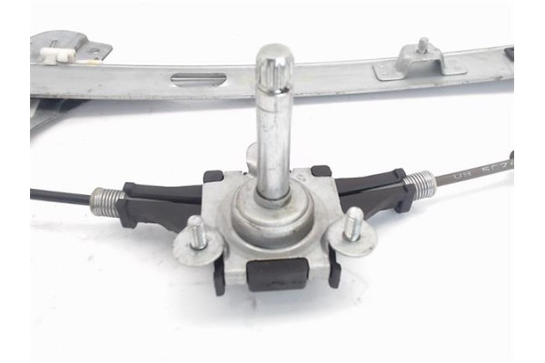 Recambio de mecanismo elevalunas trasero izquierdo para kia rio (ub) 1.2 basic referencia OEM IAM 834011W000  