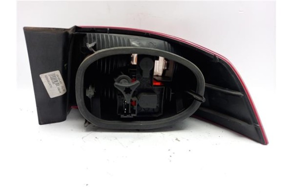 Recambio de piloto interior izquierdo para renault laguna ii (bg0) 1.6 16v (bg0a, bg0l) referencia OEM IAM 8200002475  820000247