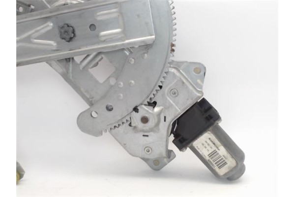 Recambio de mecanismo elevalunas delantero izquierdo para peugeot 208 1.4 active referencia OEM IAM 400663  