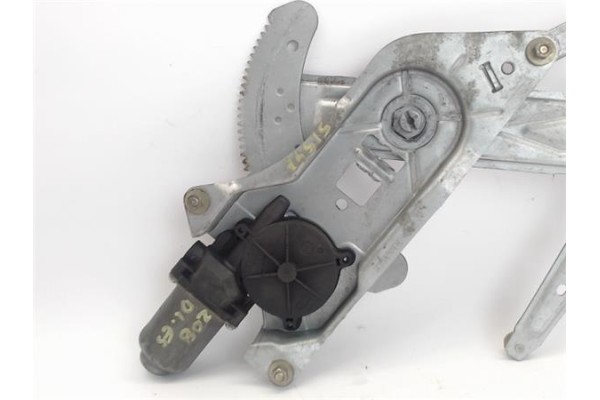 Recambio de mecanismo elevalunas delantero izquierdo para peugeot 208 1.4 active referencia OEM IAM 400663  