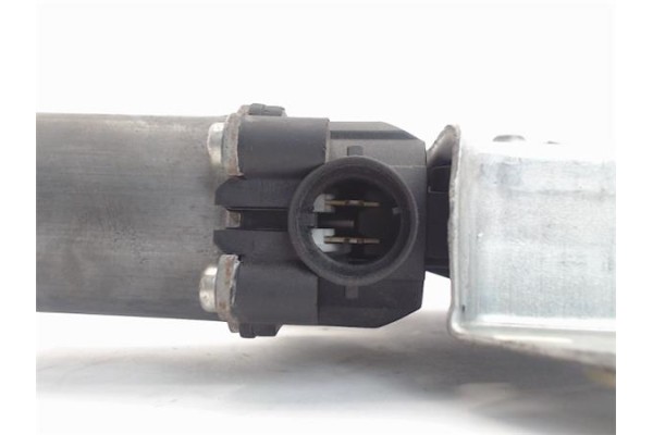Recambio de mecanismo elevalunas delantero izquierdo para peugeot 208 1.4 active referencia OEM IAM 400663  