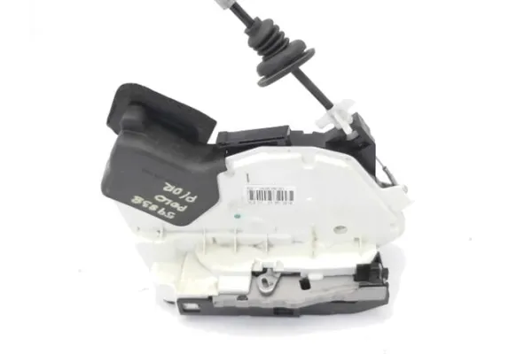 Recambio de cierre electromagnetico trasero derecho para volkswagen polo v (6r1) 1.4 advance referencia OEM IAM 5K4839016F  