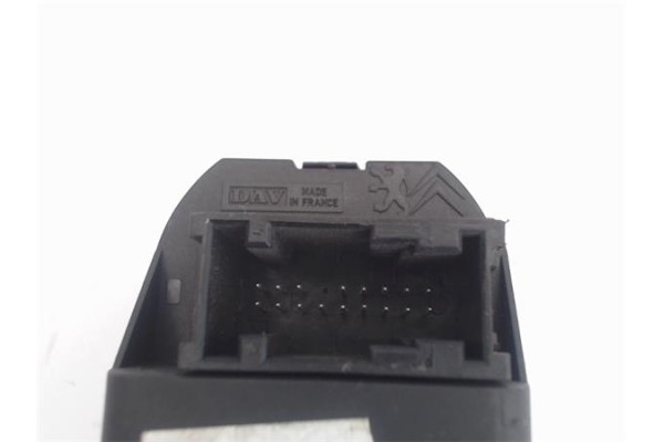Recambio de mando elevalunas para peugeot 206 referencia OEM IAM   
