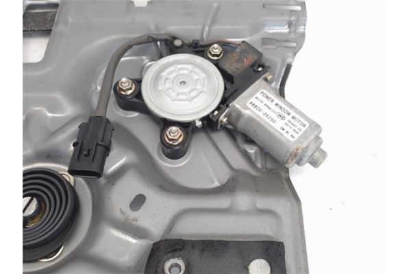 Recambio de elevalunas electrico trasero derecho para hyundai santa fe (sm) referencia OEM IAM 9882026200  