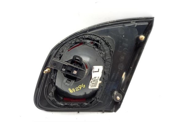 Recambio de piloto interior izquierdo para nissan primera berlina (p11) 2.0 td referencia OEM IAM 89020318  