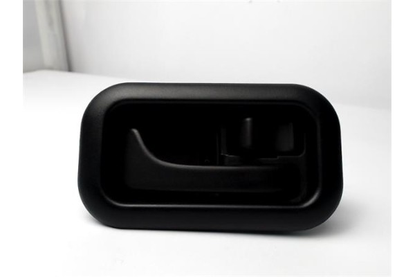 Recambio de manilla int. puerta trasero derecha para ford escort berlina 1.6 laser referencia OEM IAM 86ABA226000  