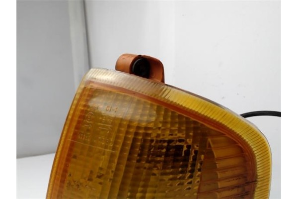 Recambio de intermitente delantero izquierdo para ford escort berlina 1.6 laser referencia OEM IAM 47869  
