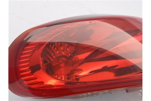 Recambio de piloto trasero izquierdo para chevrolet lacetti 1.6 cdx referencia OEM IAM 96387724  