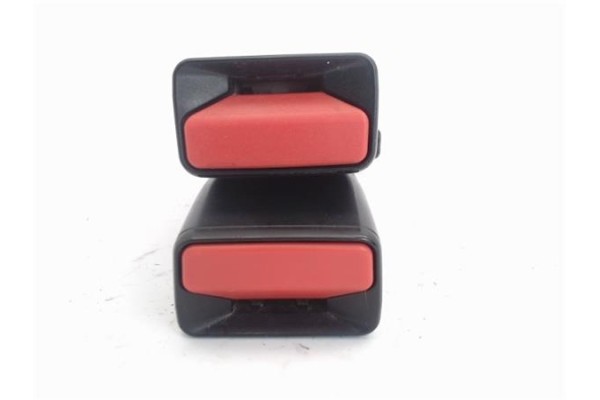 Recambio de anclaje cinturon trasero derecho para peugeot 208 1.4 active referencia OEM IAM 16074130XT 98027317XT 