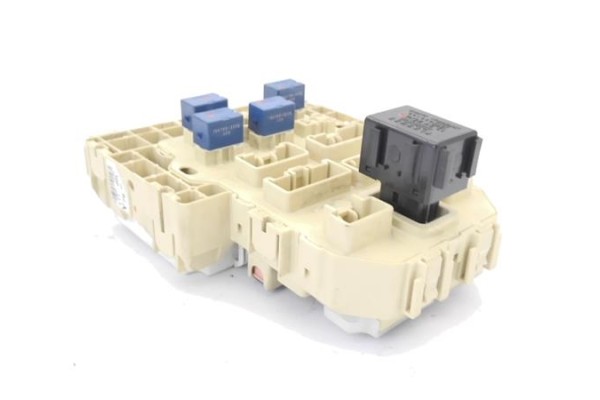 Recambio de caja fusibles/rele para fiat sedici (189) 1.9 jtd 8v 120 emotion referencia OEM IAM 71768311  