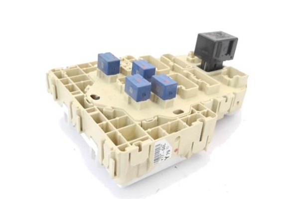 Recambio de caja fusibles/rele para fiat sedici (189) 1.9 jtd 8v 120 emotion referencia OEM IAM 71768311  