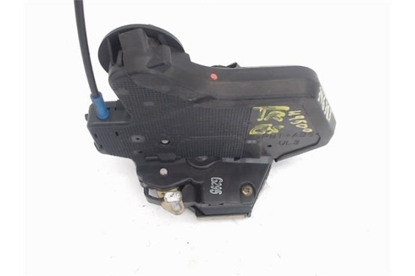 Recambio de cierre electromagnetico trasero izquierdo para toyota corolla verso (r1) 1.8 sol referencia OEM IAM 690600F011  