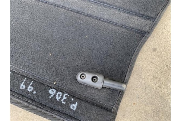 Recambio de bandeja trasero para peugeot 306 break referencia OEM IAM 96285179ZL  