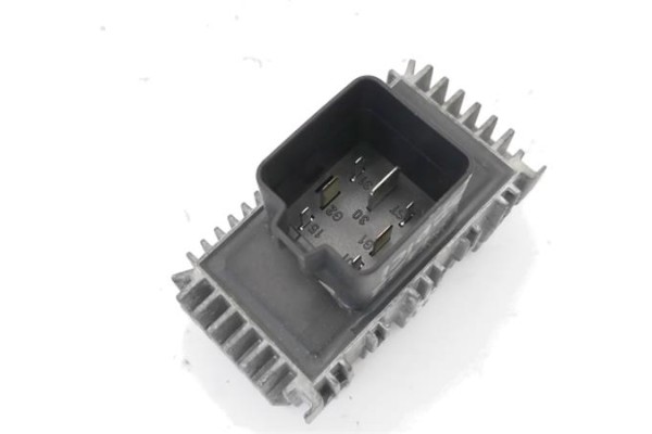 Recambio de caja reles para fiat sedici (189) 1.9 jtd 8v 120 emotion referencia OEM IAM 71746828  