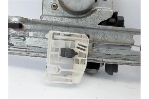 Recambio de mecanismo elevalunas trasero derecho para renault megane ii berlina 3p referencia OEM IAM 8200028068  8201010921 , R