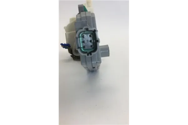 Recambio de cierre electromagnetico trasero derecho para nissan primera berlina (p11) 2.0 td referencia OEM IAM 8787945  