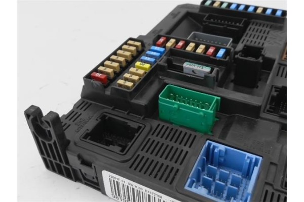 Recambio de caja fusibles/rele para peugeot 2008 1.2 access referencia OEM IAM 9819850080 1617304880 