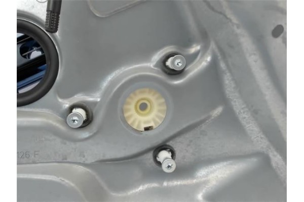 Recambio de elevalunas electrico trasero derecho para volkswagen golf iv berlina (1j1) referencia OEM IAM   