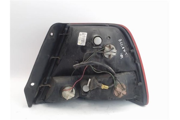 Recambio de piloto porton trasero izquierdo para hyundai accent (lc) referencia OEM IAM   