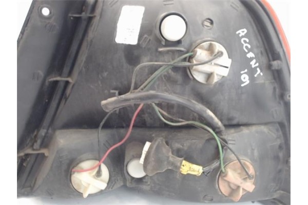 Recambio de piloto porton trasero izquierdo para hyundai accent (lc) referencia OEM IAM   