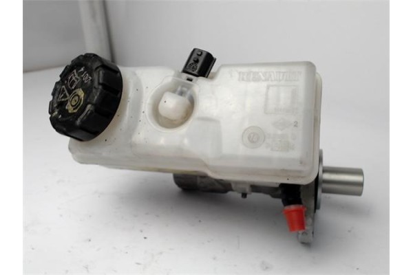 Recambio de bomba freno para renault clio iv 0.9 limited referencia OEM IAM 460111938R  