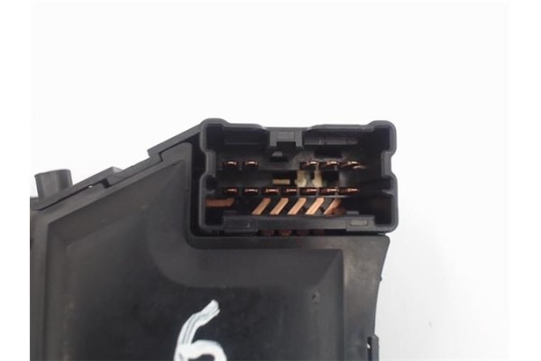 Recambio de mando de luces para nissan terrano ii (r20) referencia OEM IAM 25260AV770  
